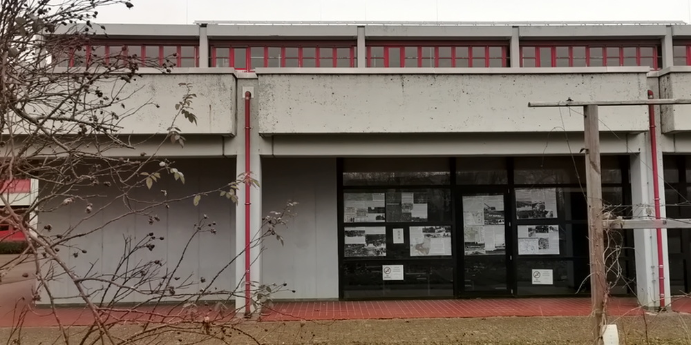 Holocaust-Gedenktag-Plakate im Filmsaal